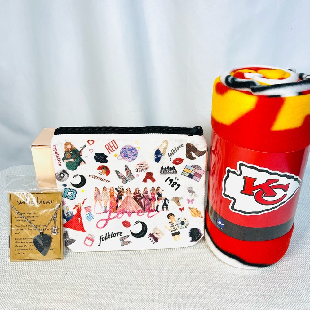 Swiftie and KC Chiefs Bundle with Throw, bag and Necklace with Guitar Charm - Picture 2 of 10